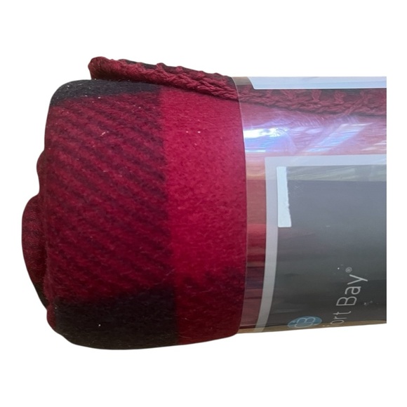 NWOT Comfort Bay Buffalo plaid fleece throw blanket  black burgundy 50 in x60 in - Picture 3 of 5